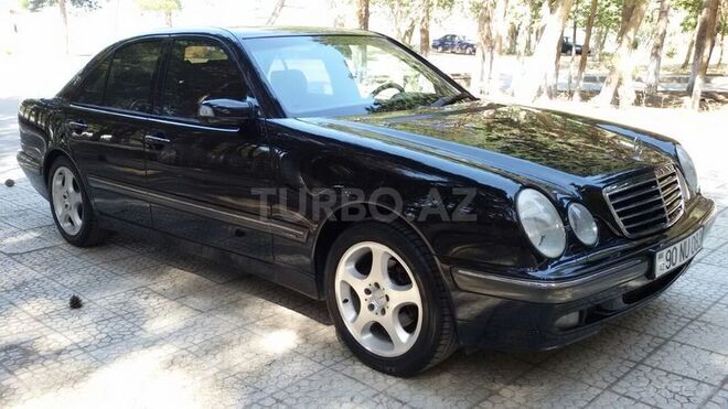 Mercedes E 240 2000, 171,000 km - 2.4 л - Sumqayıt