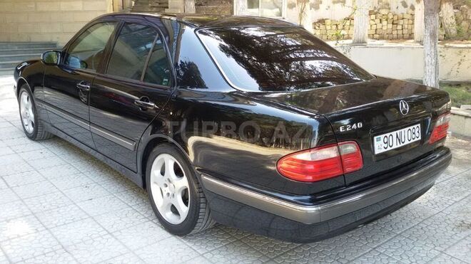 Mercedes E 240 2000, 171,000 km - 2.4 л - Sumqayıt