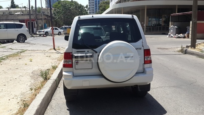 Mitsubishi Pajero io 1999, 126,600 km - 1.8 л - Bakı