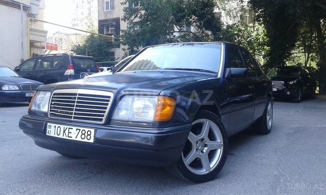 Mercedes E 200 1993, 250,000 km - 2.0 l - Bakı