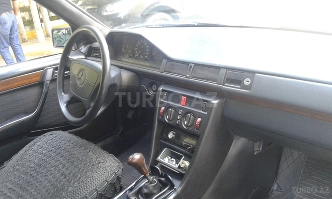 Mercedes E 200 1993, 250,000 km - 2.0 l - Bakı