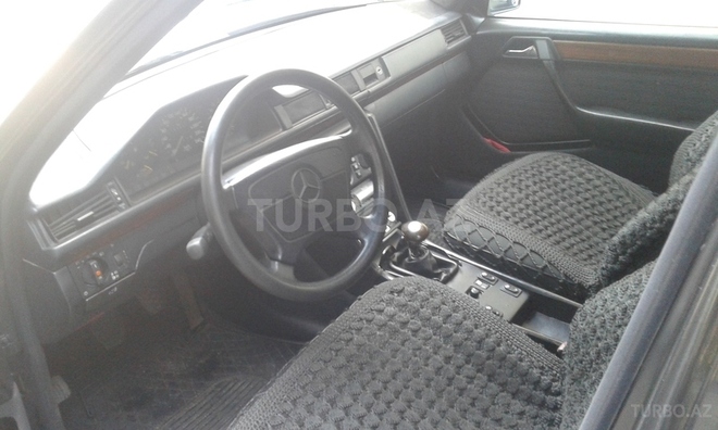 Mercedes E 200 1993, 250,000 km - 2.0 l - Bakı