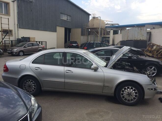 Mercedes E 200 2004, 338,000 km - 1.8 l - Bakı