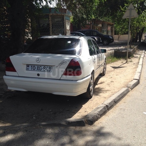 Mercedes C 200 1995, 320,000 km - 2.0 л - Bakı
