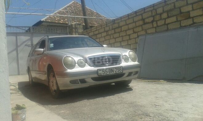 Mercedes E 270 2001, 250,000 km - 2.7 l - Şəki