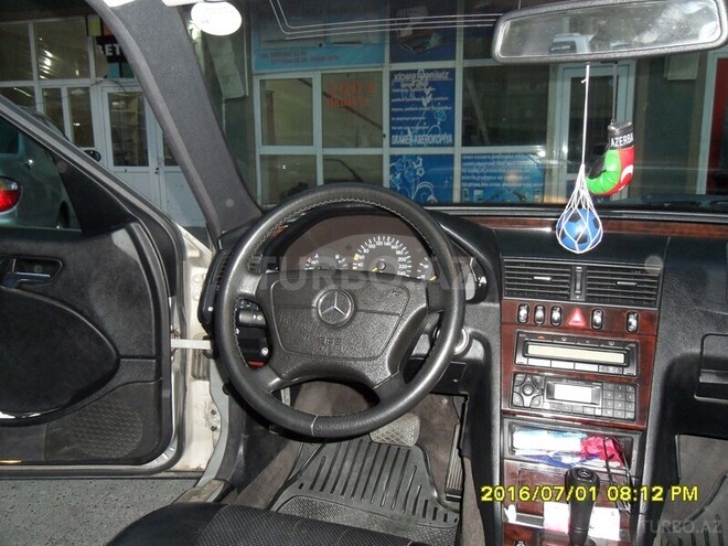 Mercedes C 240 2000, 130,000 km - 2.4 l - Bakı