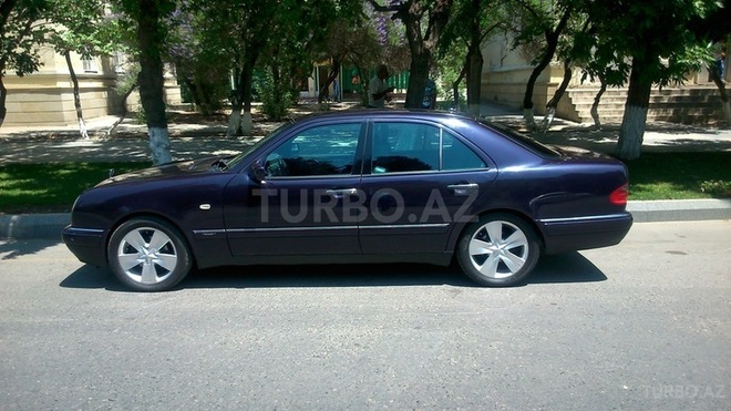 Mercedes E 220 1998, 215,000 km - 2.2 l - Sumqayıt