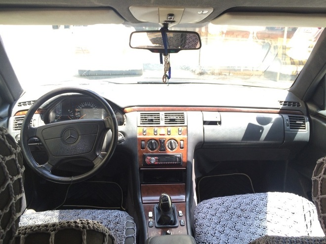 Mercedes E 200 1996, 215,000 km - 2.0 л - Bakı