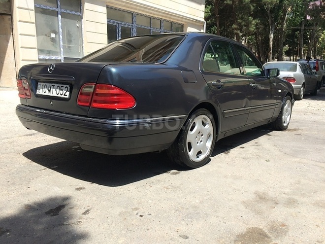 Mercedes E 200 1996, 215,000 km - 2.0 л - Bakı
