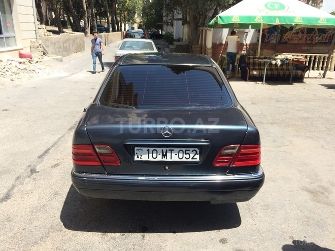 Mercedes E 200 1996, 215,000 km - 2.0 л - Bakı