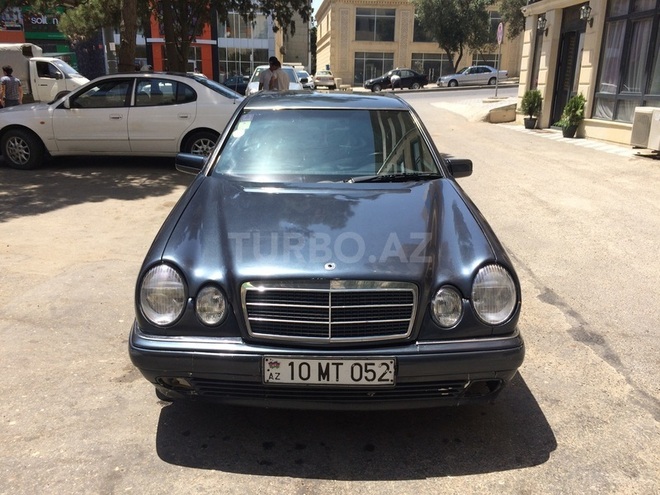 Mercedes E 200 1996, 215,000 km - 2.0 л - Bakı