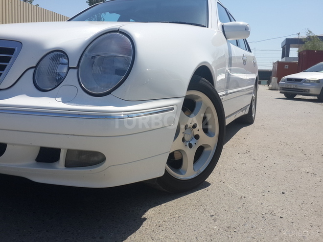 Mercedes E 320 2001, 101,000 km - 3.2 l - Sumqayıt