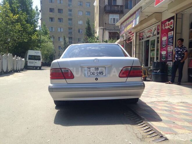 Mercedes E 240 2001, 113,000 km - 2.4 l - Bakı