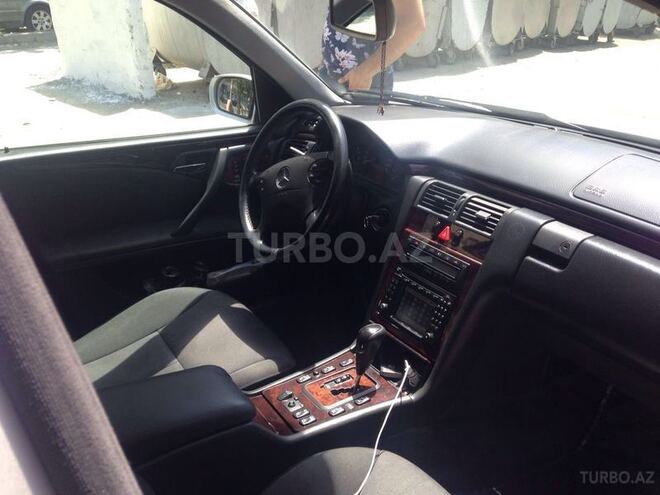 Mercedes E 240 2001, 113,000 km - 2.4 l - Bakı