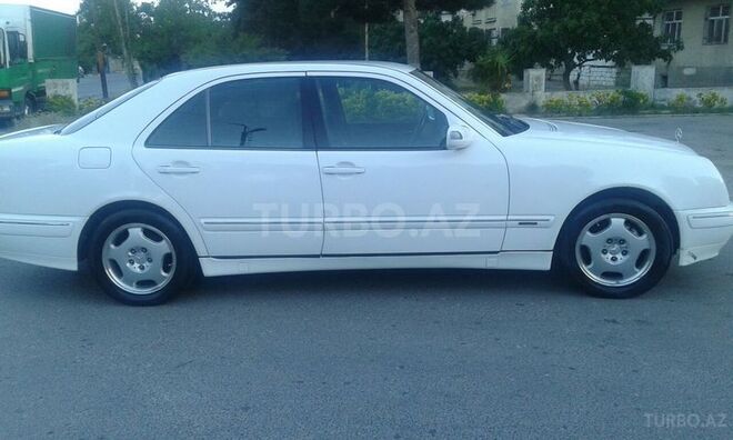 Mercedes E 240 2000, 240,000 km - 2.4 l - Bakı