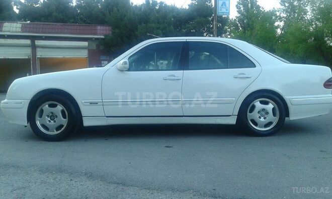 Mercedes E 240 2000, 240,000 km - 2.4 л - Bakı