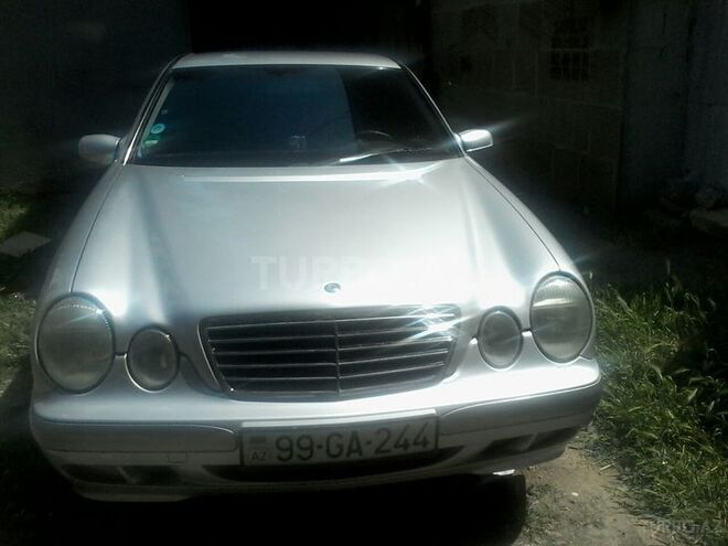 Mercedes E 220 2000, 228,532 km - 2.2 л - Bakı