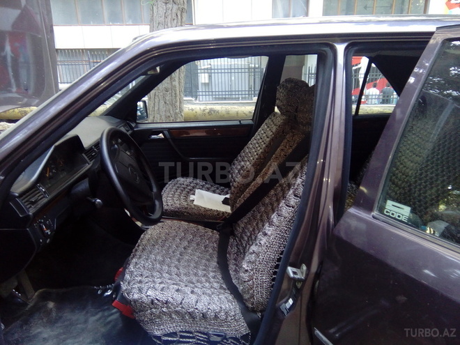 Mercedes E 230 1993, 129,567 km - 2.3 l - Bakı