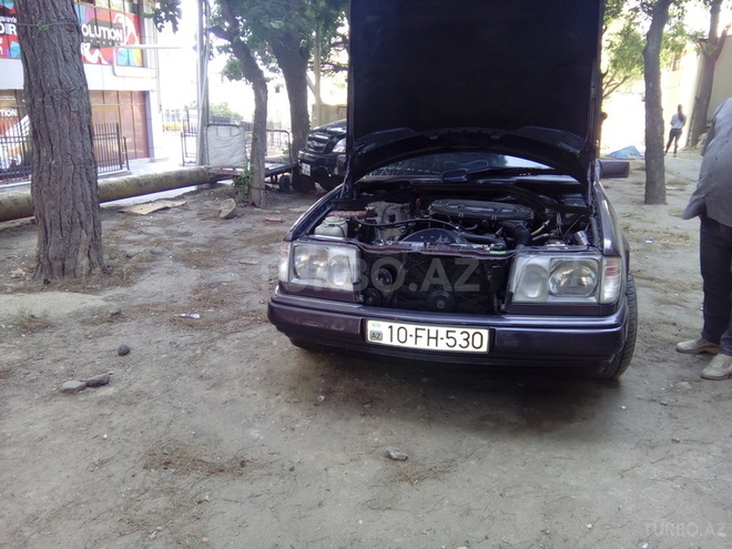 Mercedes E 230 1993, 129,567 km - 2.3 l - Bakı