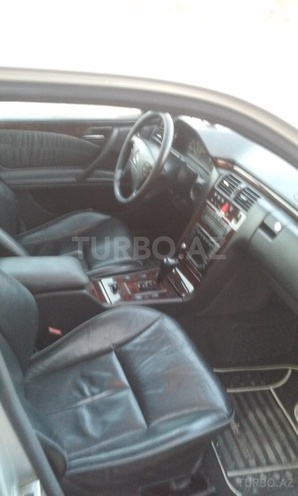 Mercedes E 270 2000, 220,011 km - 2.7 l - Bakı