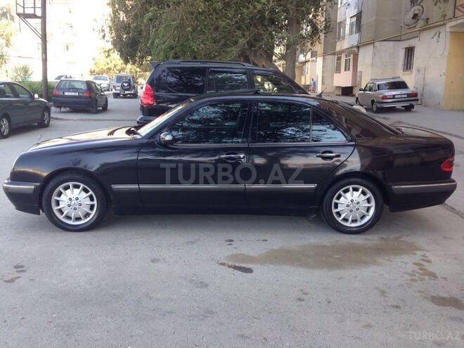 Mercedes E 220 2000, 299 km - 2.2 l - Bakı
