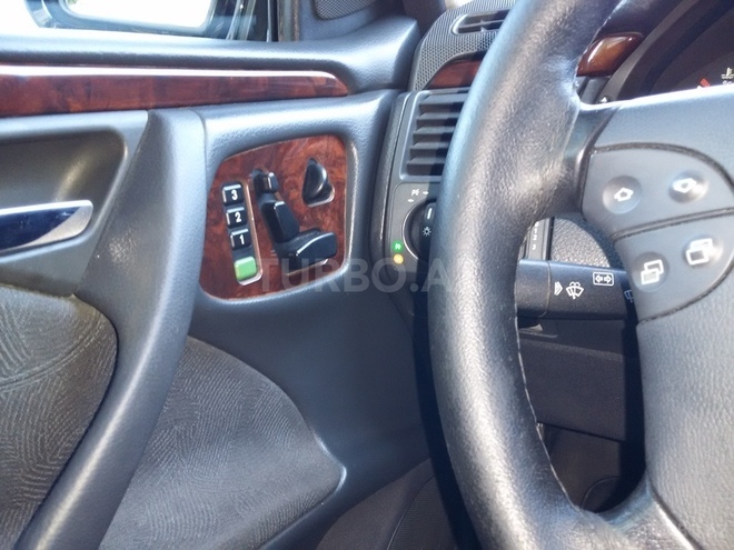 Mercedes E 220 2000, 299 km - 2.2 l - Bakı