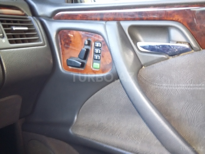Mercedes E 220 2000, 299 km - 2.2 l - Bakı