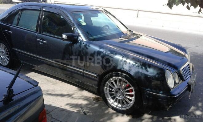 Mercedes E 320 1999, 298,494 km - 3.2 л - Bakı