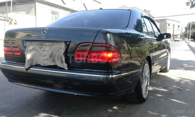 Mercedes E 320 1999, 298,494 km - 3.2 л - Bakı