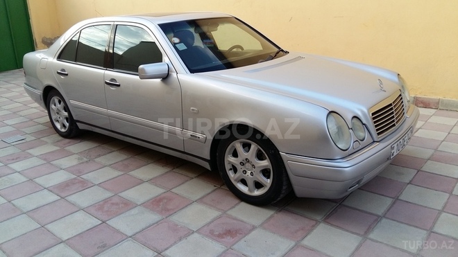 Mercedes E 240 1998, 270,000 km - 2.4 l - Sumqayıt