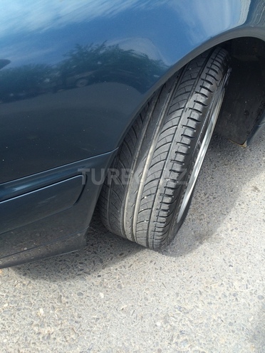 Mercedes E 220 2001, 200,473 km - 2.2 л - Şəki