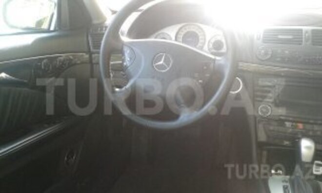 Mercedes E 220 2004, 250,000 km - 2.2 l - Bakı