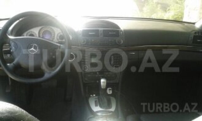 Mercedes E 220 2004, 250,000 km - 2.2 l - Bakı