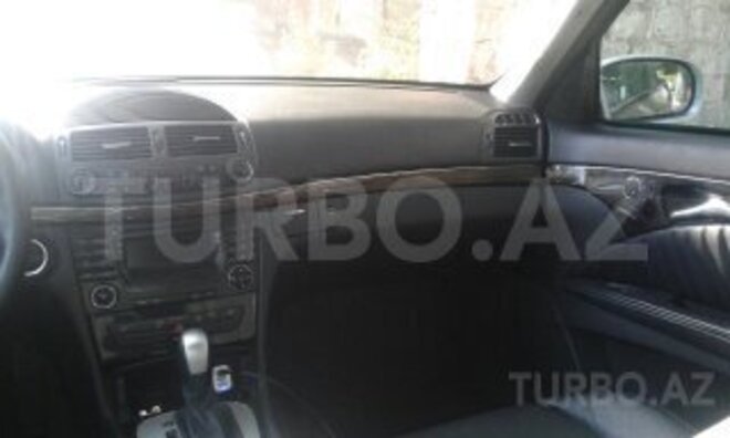 Mercedes E 220 2004, 250,000 km - 2.2 l - Bakı