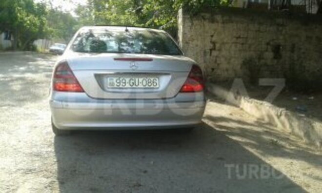 Mercedes E 220 2004, 250,000 km - 2.2 l - Bakı