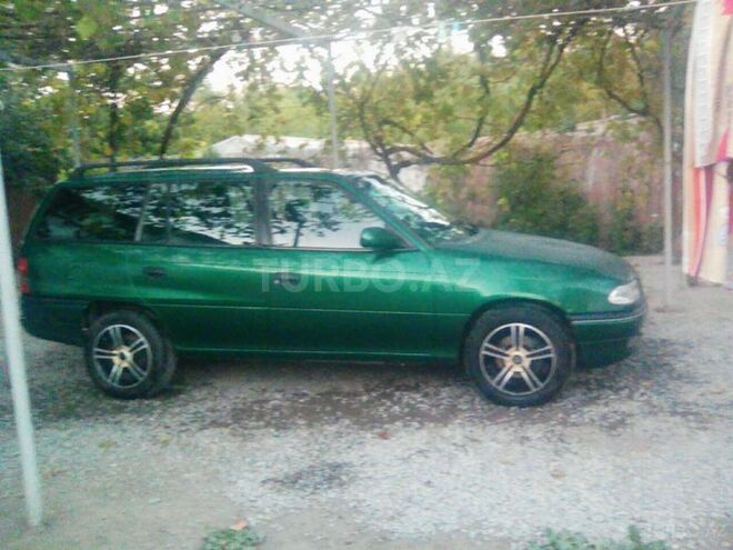 Opel Astra 1996, 358,000 km - 1.6 l - Ucar