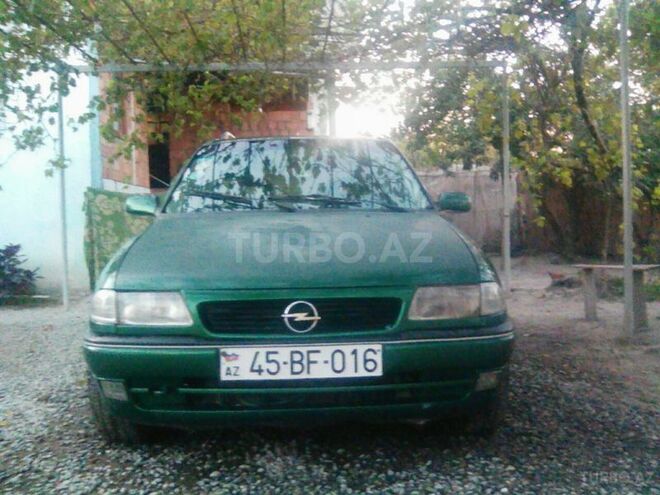 Opel Astra 1996, 358,000 km - 1.6 l - Ucar