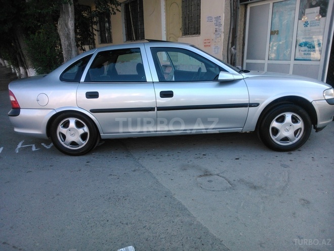 Opel Vectra 1998, 330,000 km - 1.8 l - Sumqayıt