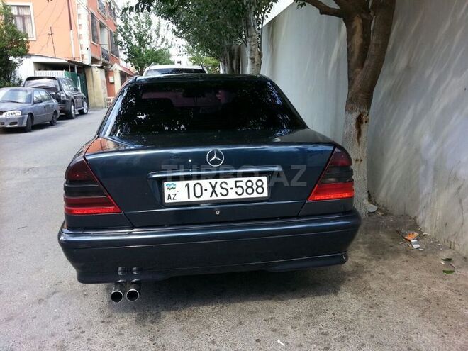 Mercedes C 220 1999, 300,000 km - 2.2 l - Bakı