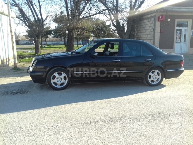 Mercedes E 240 2001, 238,563 km - 2.6 л - Şabran