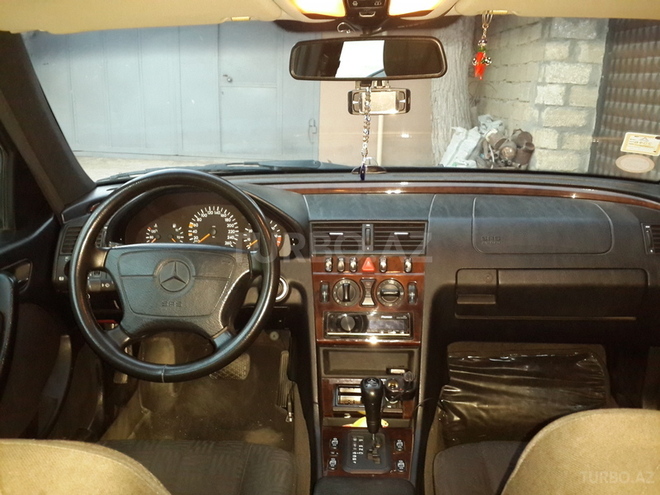 Mercedes C 240 1998, 278,000 km - 2.4 l - Bakı