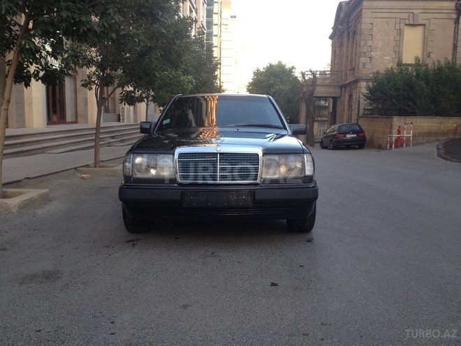 Mercedes E 230 1992, 365,000 km - 2.3 l - Bakı