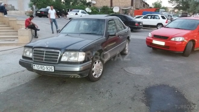 Mercedes E 300 1994, 356,000 km - 0.3 l - Bakı
