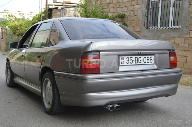 Opel Vectra 1990, 250,000 km - 2.0 l - Bakı
