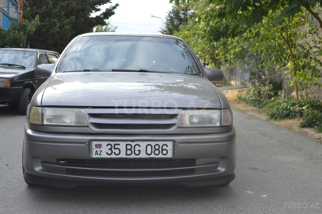Opel Vectra 1990, 250,000 km - 2.0 l - Bakı