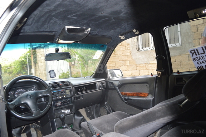 Opel Vectra 1990, 250,000 km - 2.0 l - Bakı