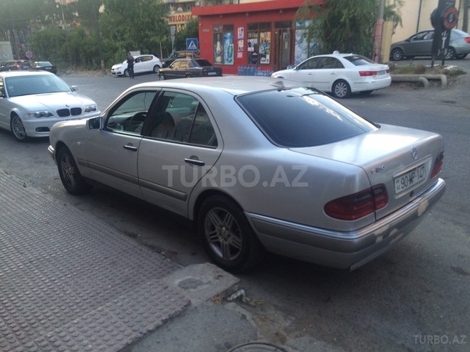 Mercedes E 230 1996, 529,000 km - 2.3 л - Bakı