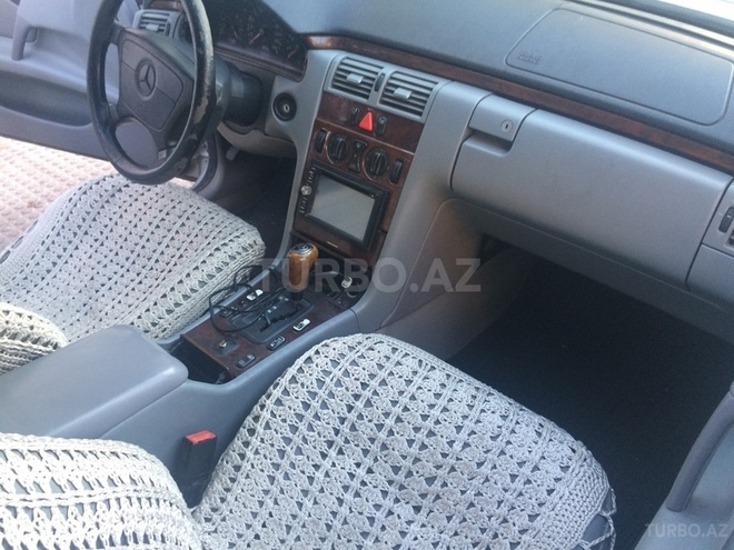 Mercedes E 230 1996, 529,000 km - 2.3 л - Bakı
