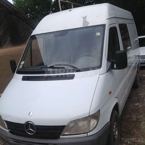 Mercedes Sprinter 212 2002, 37,000 km - 2.2 l - Qusar