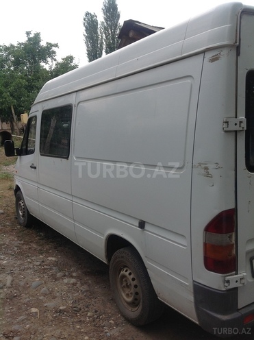 Mercedes Sprinter 212 2002, 37,000 km - 2.2 l - Qusar